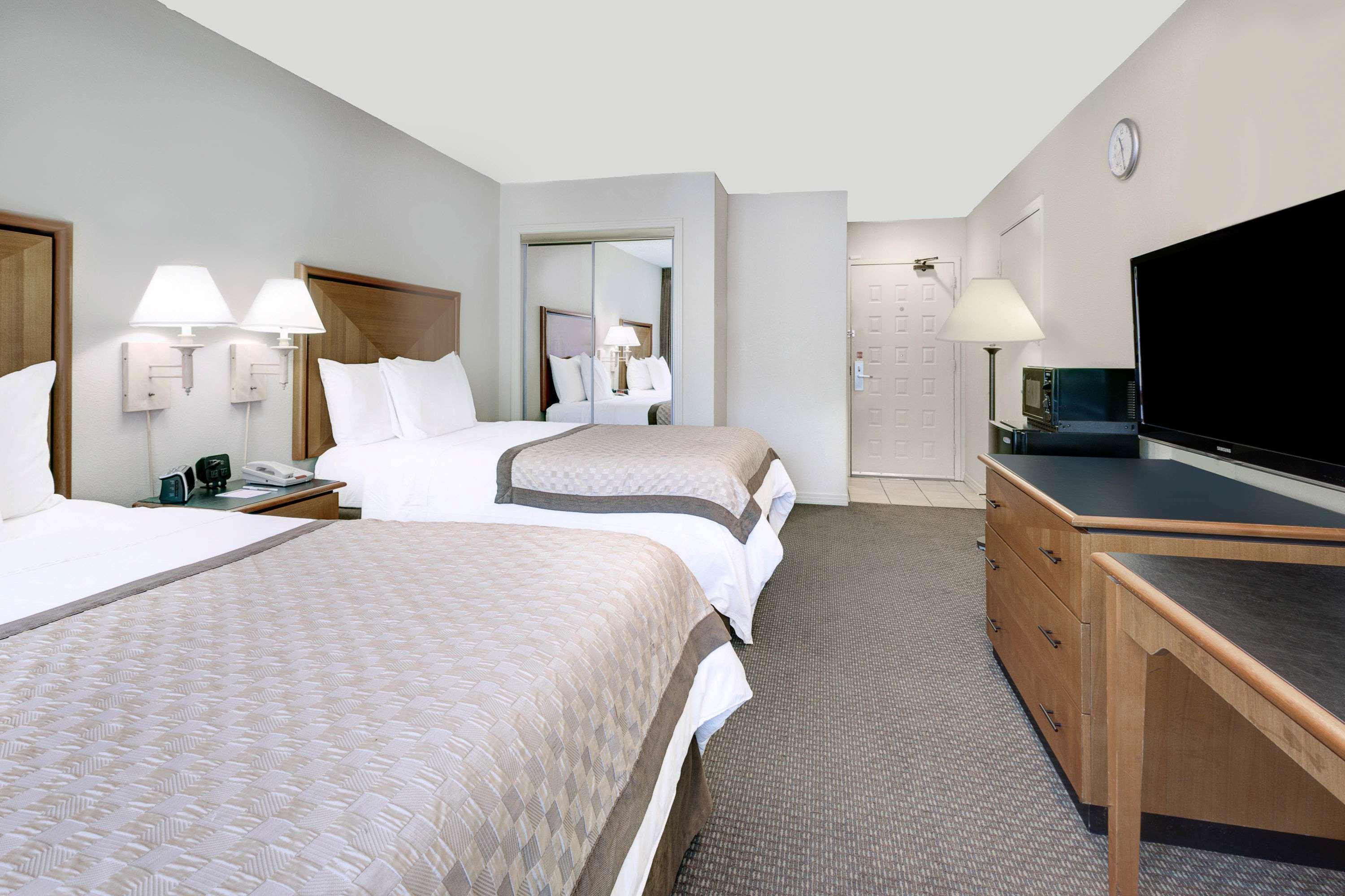 Value Suites Extended Stay - Arlington Kültér fotó