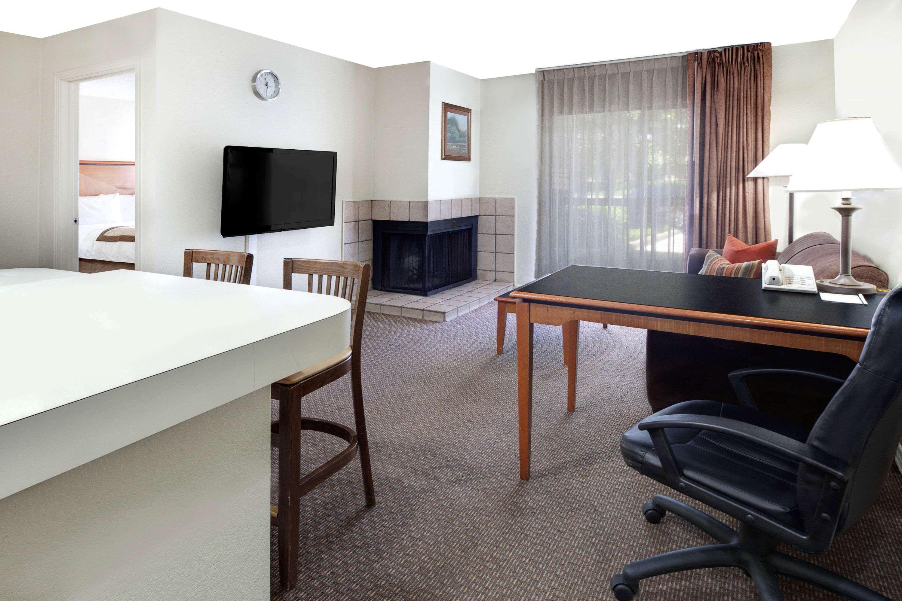 Value Suites Extended Stay - Arlington Kültér fotó